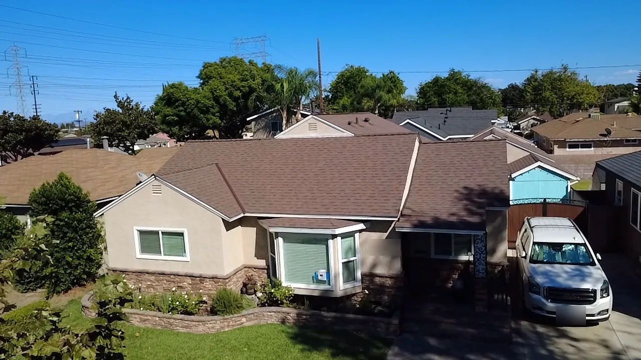 Front of a Lakewood ranch home with a new Copper Trail shingle roof